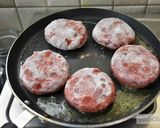 A picture of step 5 of Beetroot, apple and carrot cutlet chat.