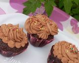 A picture of step 5 of Chocolate butter cream.