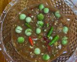 รูปขั้นตอนการทำที่ 2 ของ น้ำพริกกะปิปลาทูทอดผักรวม