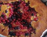 Foto del passaggio 4 della ricetta Torta ai frutti di bosco