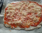 Foto del paso 10 de la receta: Hacer masa de pizza casera y rellenarla