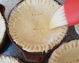 A picture of step 4 of My Clay pot pies ☺.