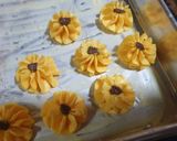 A picture of step 3 of Semperit Susu (Milk Cookies).