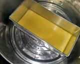 Foto langkah ke 5 dari resep Kue Lapis Tepung Beras Labu Kuning.