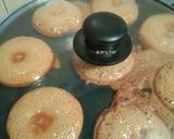 Foto langkah ke 5 dari resep Bolu karamel / Bolu Sarang Semut Mini.