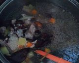 Foto langkah ke 4 dari resep Bubur manado chicken mashroom.