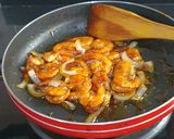 Foto langkah ke 3 dari resep Udang goreng mentega.