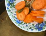 Gambar langkah 4 resipi Sup Masam Pedas Cendawan Tiram dan Tauhu Telur (Ala Thai).