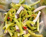 Hình bước làm 3 của món Gỏi Rau Tiến Vua