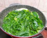Foto langkah ke 1 dari resep Sayur Santan Daun Singkong dengan Teri Medan.