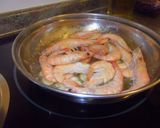Foto del paso 2 de la receta Langostinos al ajillo