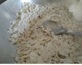 A picture of step 1 of Poha chivda.