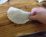 Foto del paso 3 de la receta: Empanadas de Jurel y Pimentones Rojos 🥟