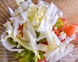 Hình bước làm 3 của món Salad Cà Chua Tôm Biển