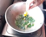 A picture of step 5 of Pulilakari (poricha kuzhambu).