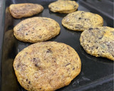 Foto del paso 5 de la receta: Crumbl cookies (galletas de manteca)
