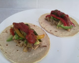 Foto del paso 4 de la receta: Tacos con carne del caldo