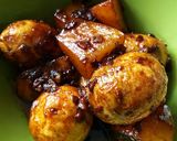 A picture of step 5 of Telur Kentang Kecap / Potato and Egg in Sweet Soy Sauce.