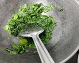 A picture of step 3 of Methi Matar Malai.