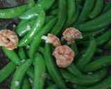รูปขั้นตอนการทำที่ 3 ของ กุ้งถั่วลันเตา