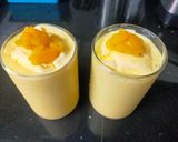 A picture of step 2 of Mango Milk Shake.