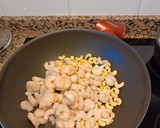 Foto del paso 2 de la receta: Arroz con gambas y piña con sabor cookpad