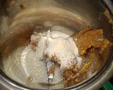 A picture of step 3 of Anjeer shake.