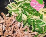 A picture of step 5 of Gluten-Free & Vegan Chinjao Rosu Noodles.
