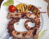 Foto del paso 4 de la receta: Pulpo a la parrilla