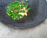 तवा मिर्च मसाला फ्राई (Tava Mirch masala fry recipe in Hindi) रेसिपी चरण 1 फोटो