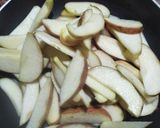 A picture of step 5 of Apple Rose pie.