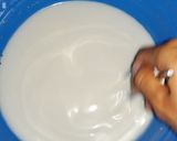 Foto langkah ke 2 dari resep Kue Lapis Simpel Takaran Sendok Anti Gagal.