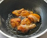 Gambar langkah 1 resipi Ayam Masak Bawang.