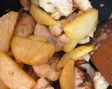 A picture of step 4 of Gobhi Aloo.