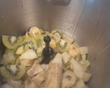 Une image de l'étape 2 de Compote poire banane kiwi.
