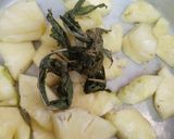 Gambar langkah 6 resipi Masak Lemak Cili Padi Nenas + Ikan Masin Talang.