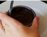 A picture of step 5 of Easy chocolate molten cakes.