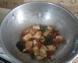 Foto langkah ke 2 dari resep Tumis toge +tahu cabe iris.