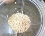 A picture of step 2 of Urad Dal Vada.