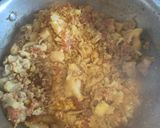 A picture of step 4 of قیمہ گوبھی.