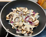 Foto del paso 3 de la receta: Crema de tartufo e funghi (champiñones y trufa)