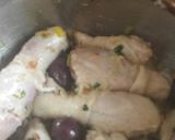 Foto del paso 3 de la receta: Muslitos de pollo en salsa