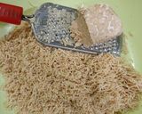 Foto langkah ke 1 dari resep Kering Tempe Parut Renyah ala Chef Yongki.