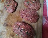 Foto del paso 1 de la receta: Hamburguesas caseras con chucrut casero al puro estilo alemán