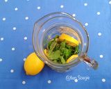 Foto langkah ke 2 dari resep Lemon Infused Water.