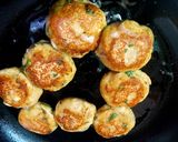 A picture of step 4 of Ragda Patties.