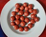 Foto langkah ke 3 dari resep Bola Coklat Biskuit Regal.