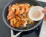 A picture of step 5 of Spicy Scallops & Prawns.