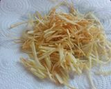 Foto del paso 5 de la receta Habas con bacalao y patatas paja