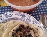 Foto del paso 5 de la receta: Quesadillas sencillas de cuitlacoche y espinacas